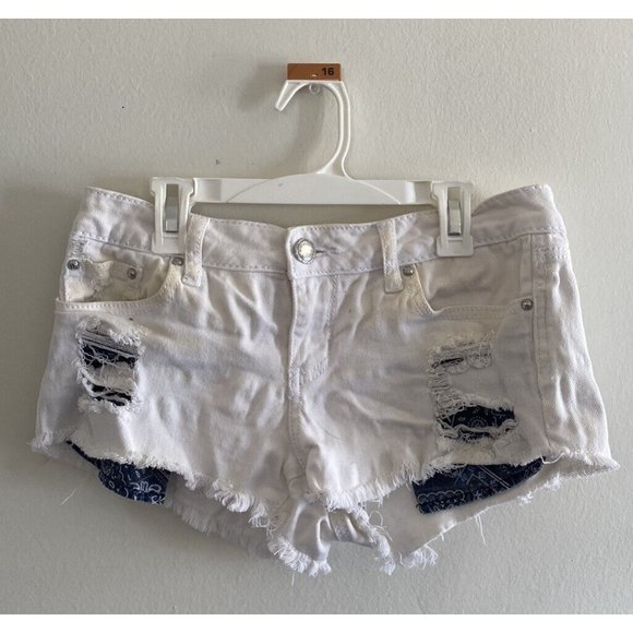 Almost Famous Womens White Shorts Distressed Size 5 READ DESCRIPTION - Picture 1 of 12